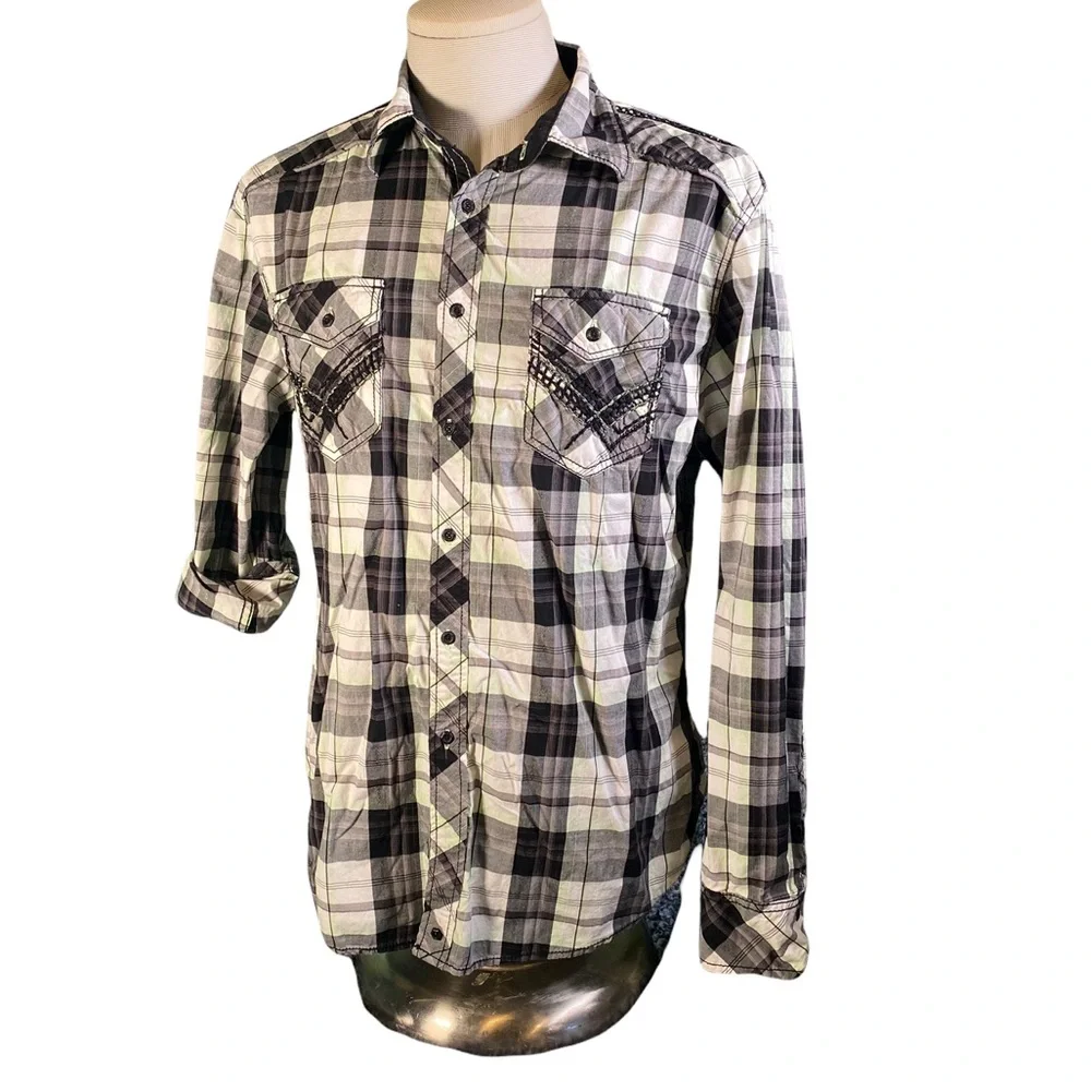 Buckle Black shirt. Mens large. Excellent condition.